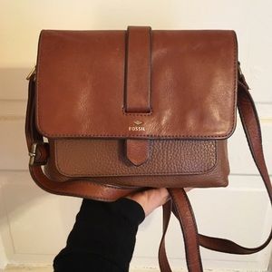 Barely used Fossil crossbody bag.